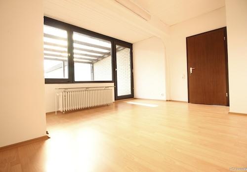 Zimmer mit Balkon_