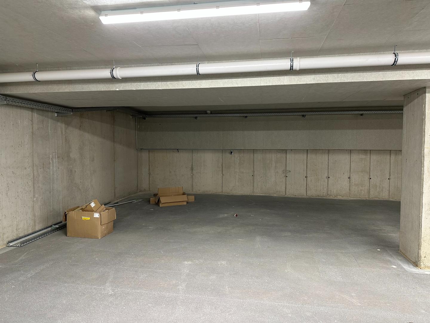 2 Tiefgaragenstellplätze
