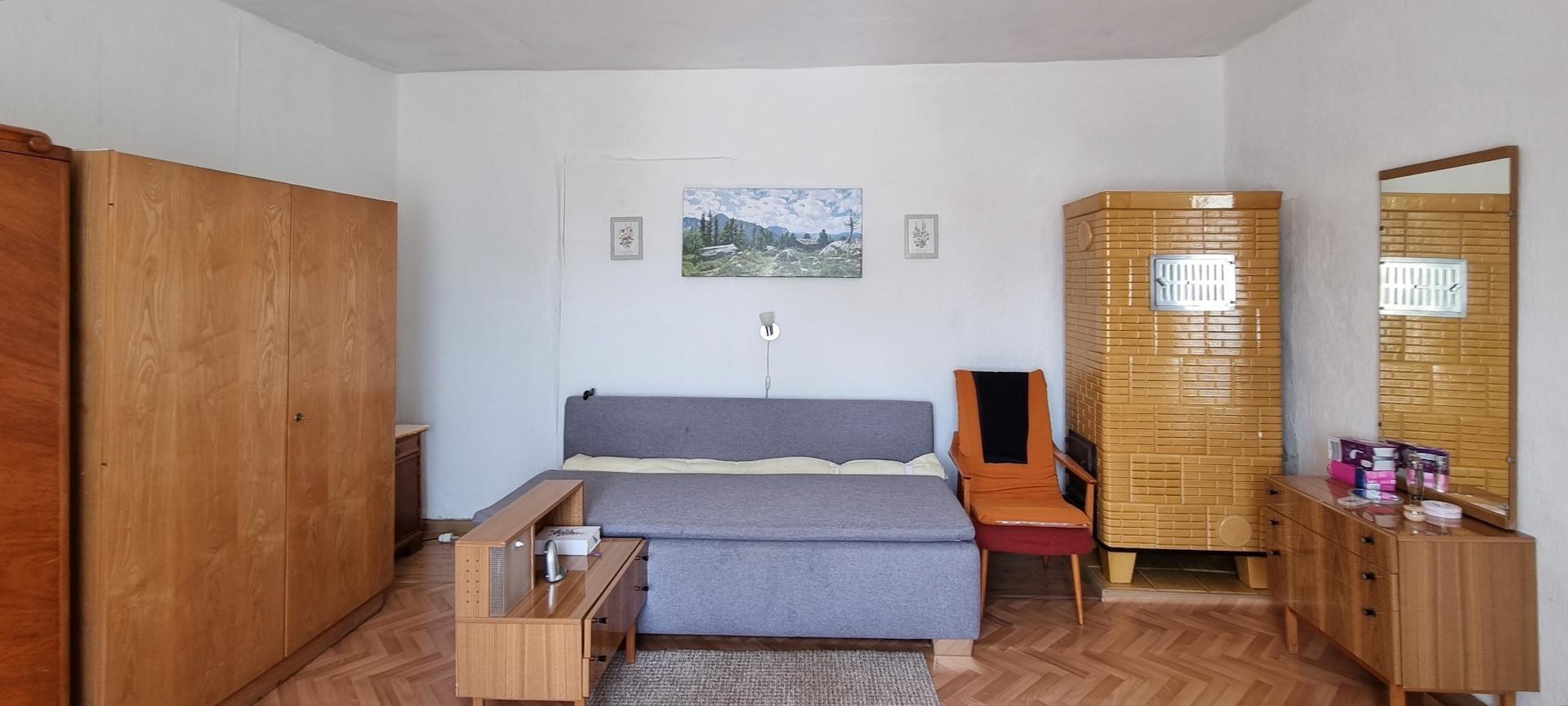 EG rechtes Zimmer - Gartenseite
