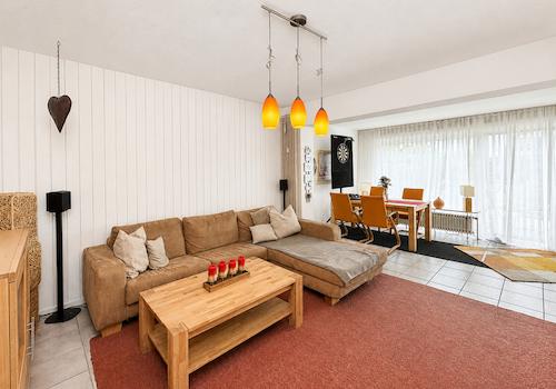 Geräumiger Wohn-/Essbereich m. Terrassenzugang