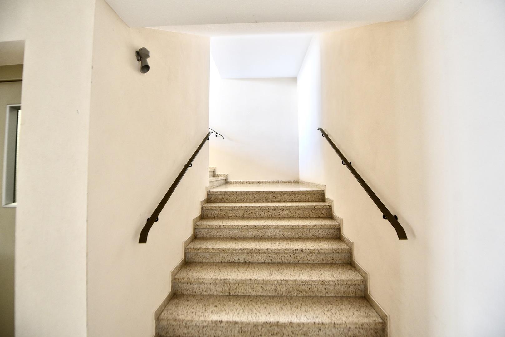 breites Teppenhaus