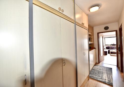 Kleiderschrank im Flur