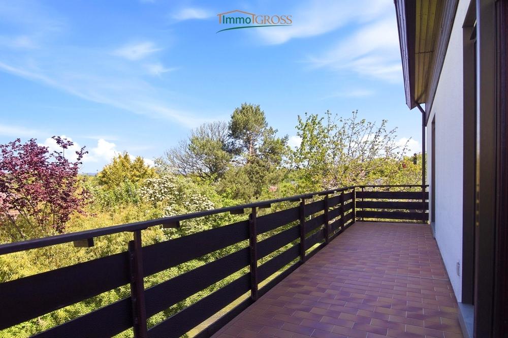 Weitläufigen Balkon mit Ausblick9661_autoremove_31299499_0de54631