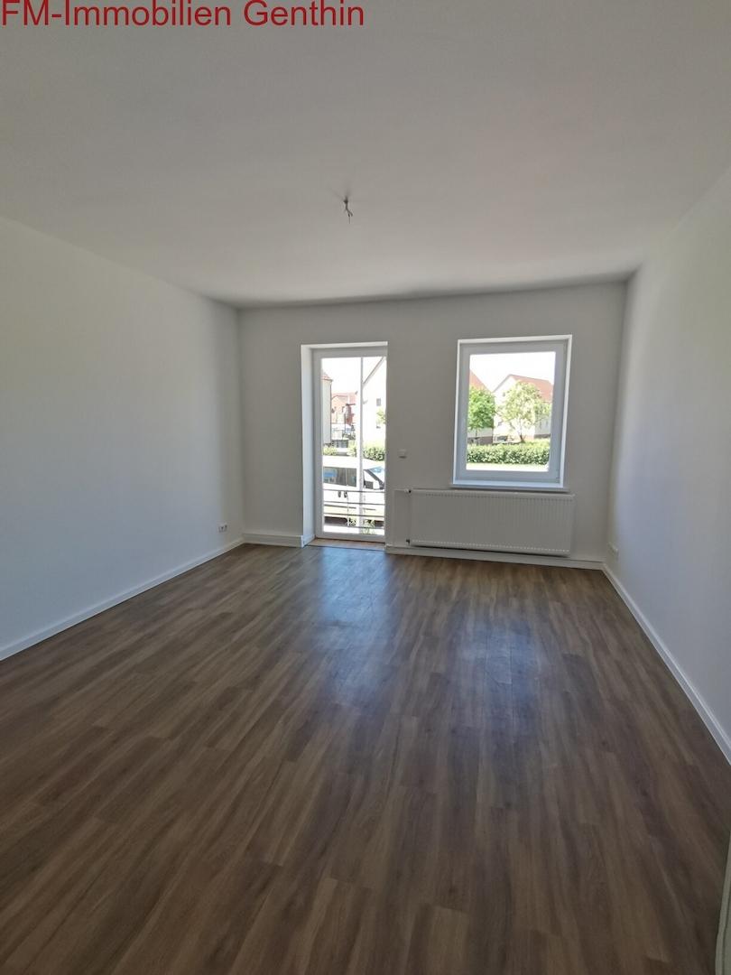 moderner Fußbodenbelag in der ganzen Wohnung