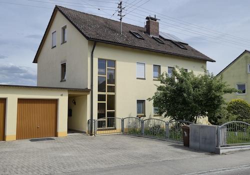 Straßenansicht