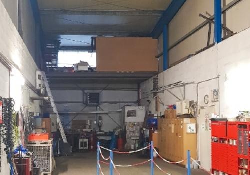 Werkstatt mit Grube