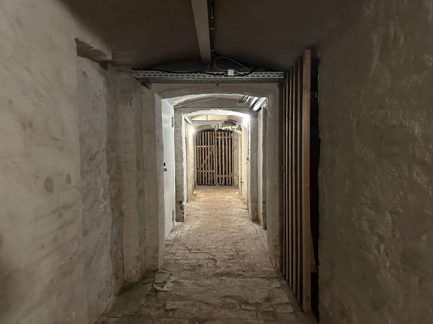Keller