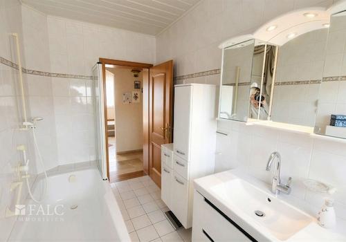 Badezimmer - (KI generiert)