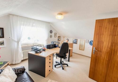 Arbeitszimmer - (KI generiert)