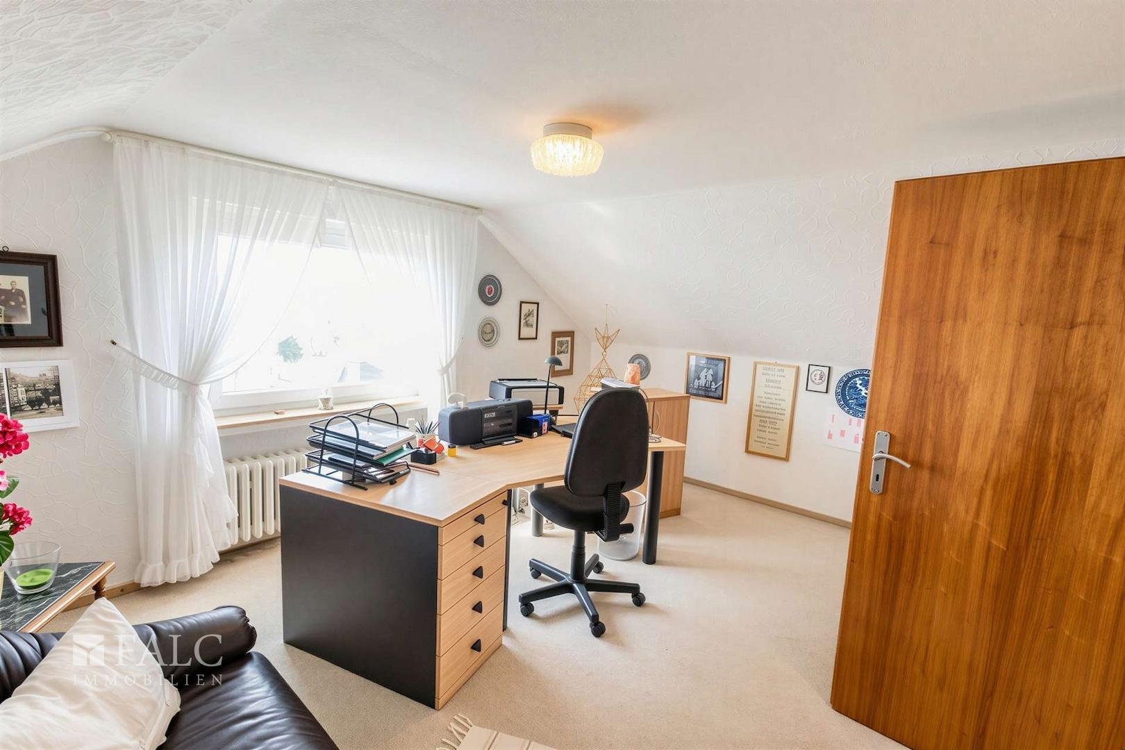 Arbeitszimmer - (KI generiert)