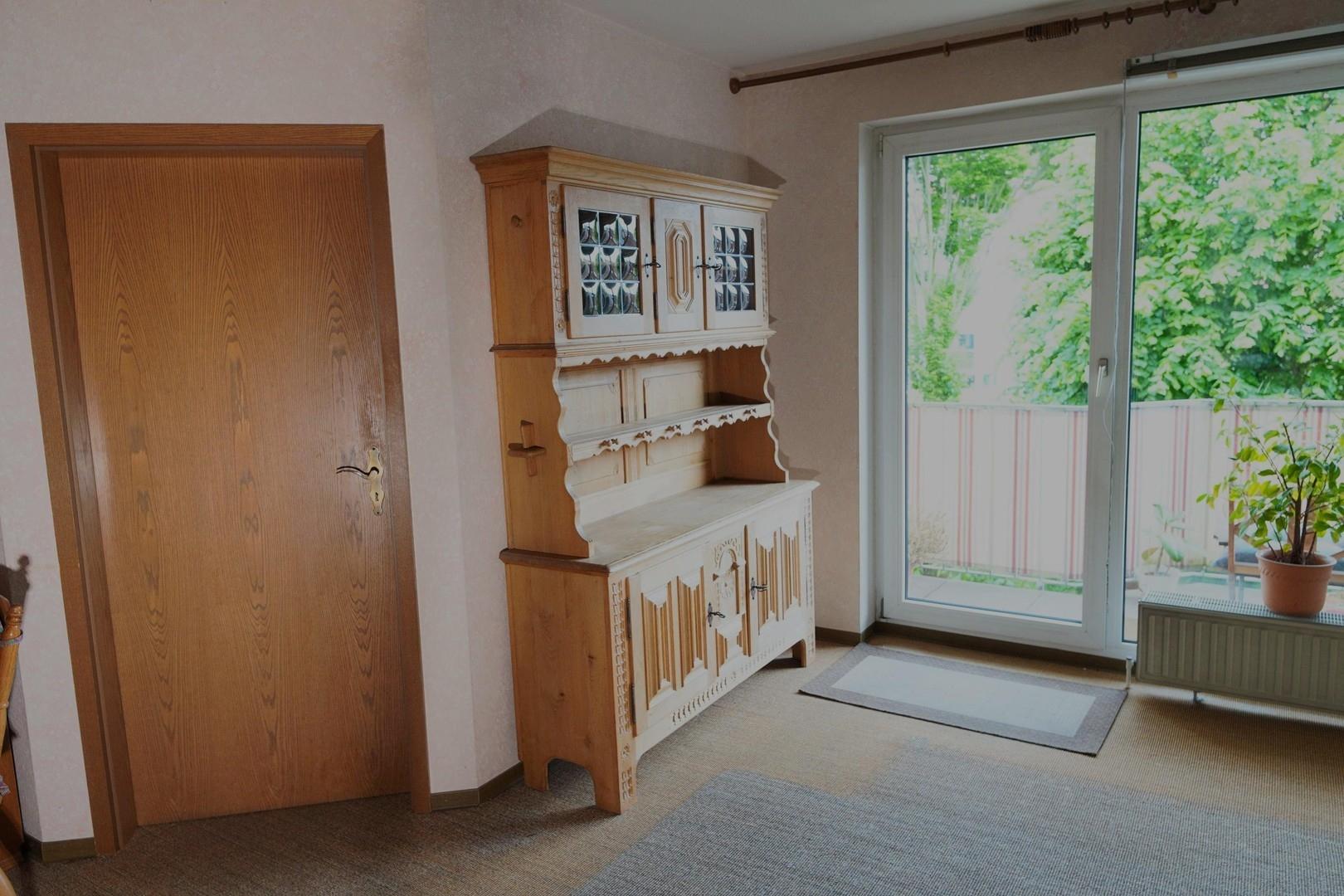 Wohnzimmer 3 m. Küchentür