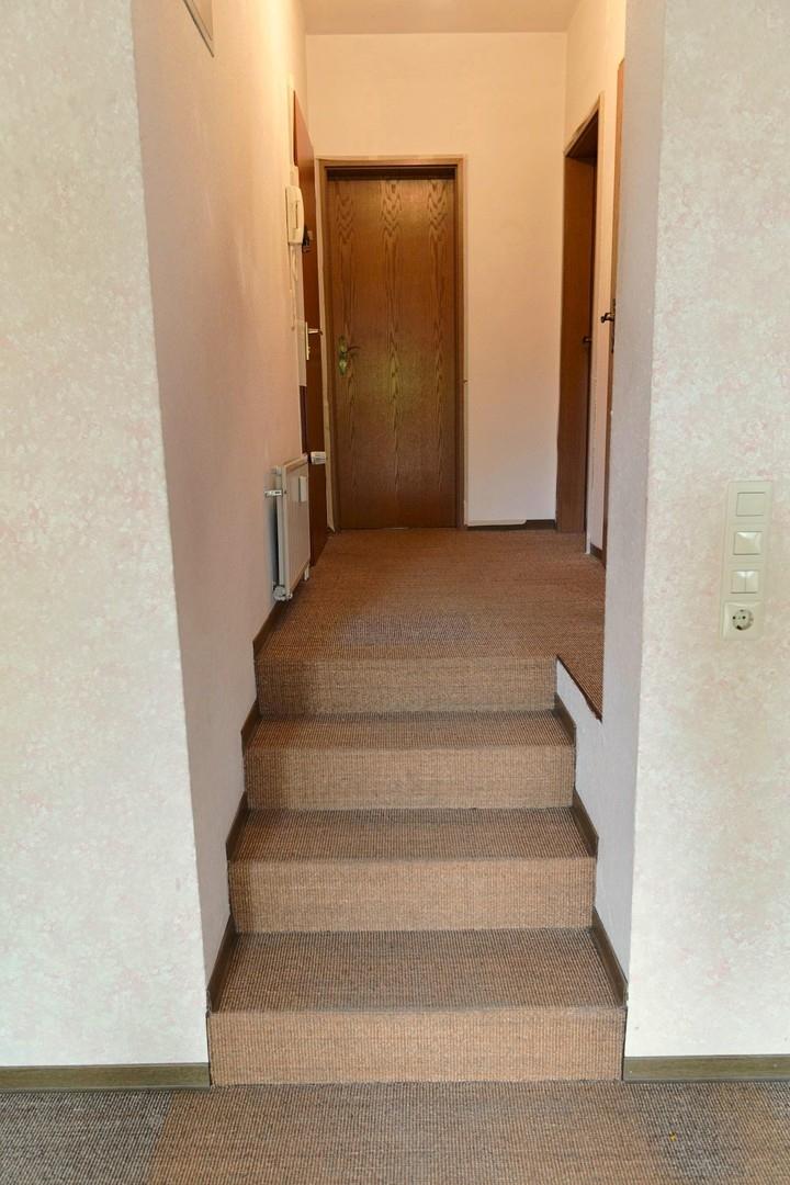 Aufgang Wohnzimmer zum Flur