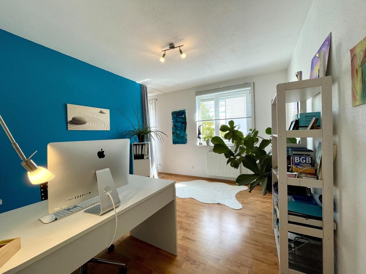 Büro 1 im OG