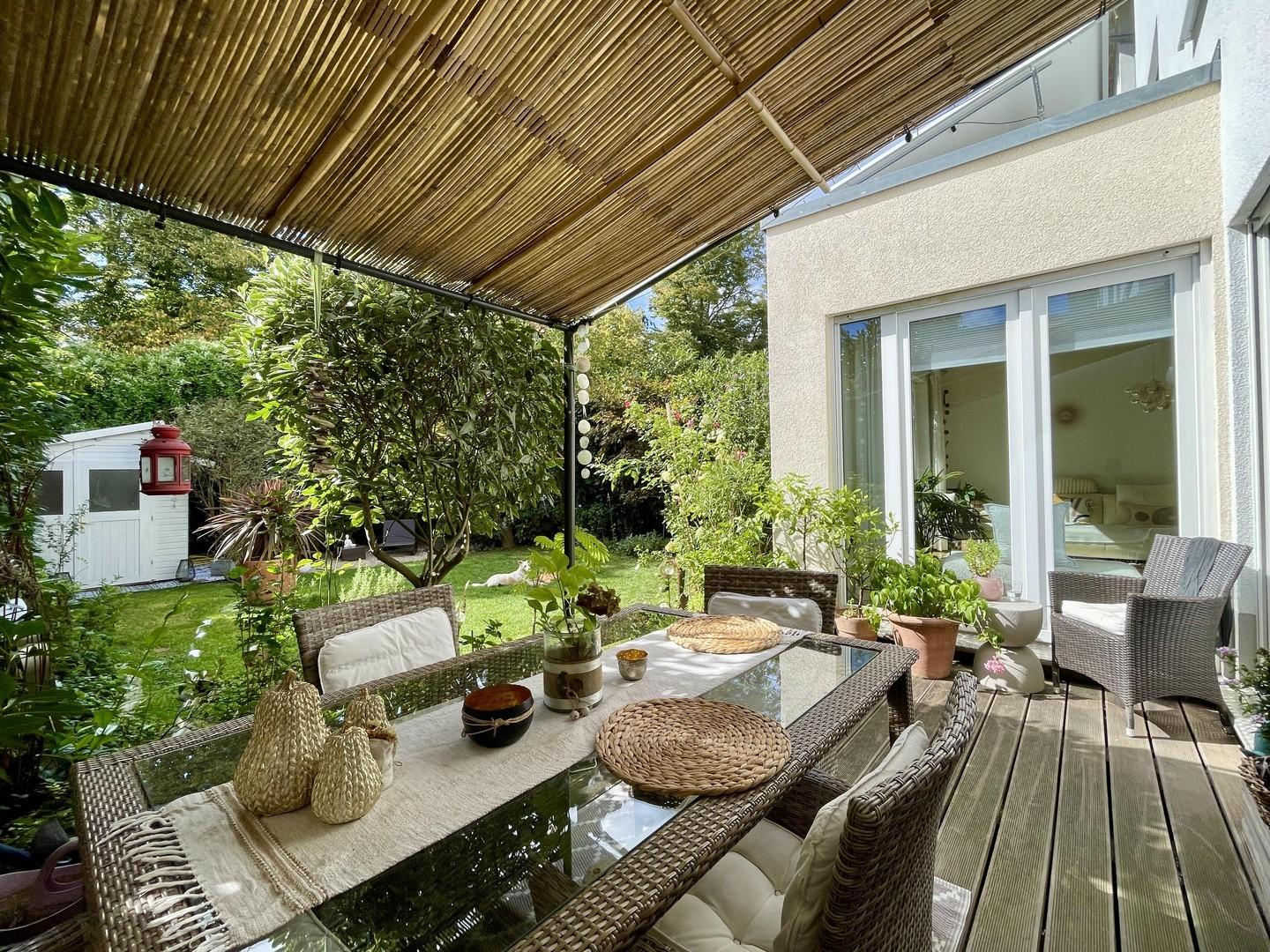 Tw. überdachte Terrasse