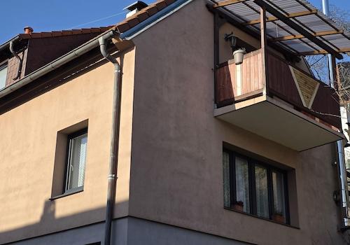 Seitliches Bild des Hauses