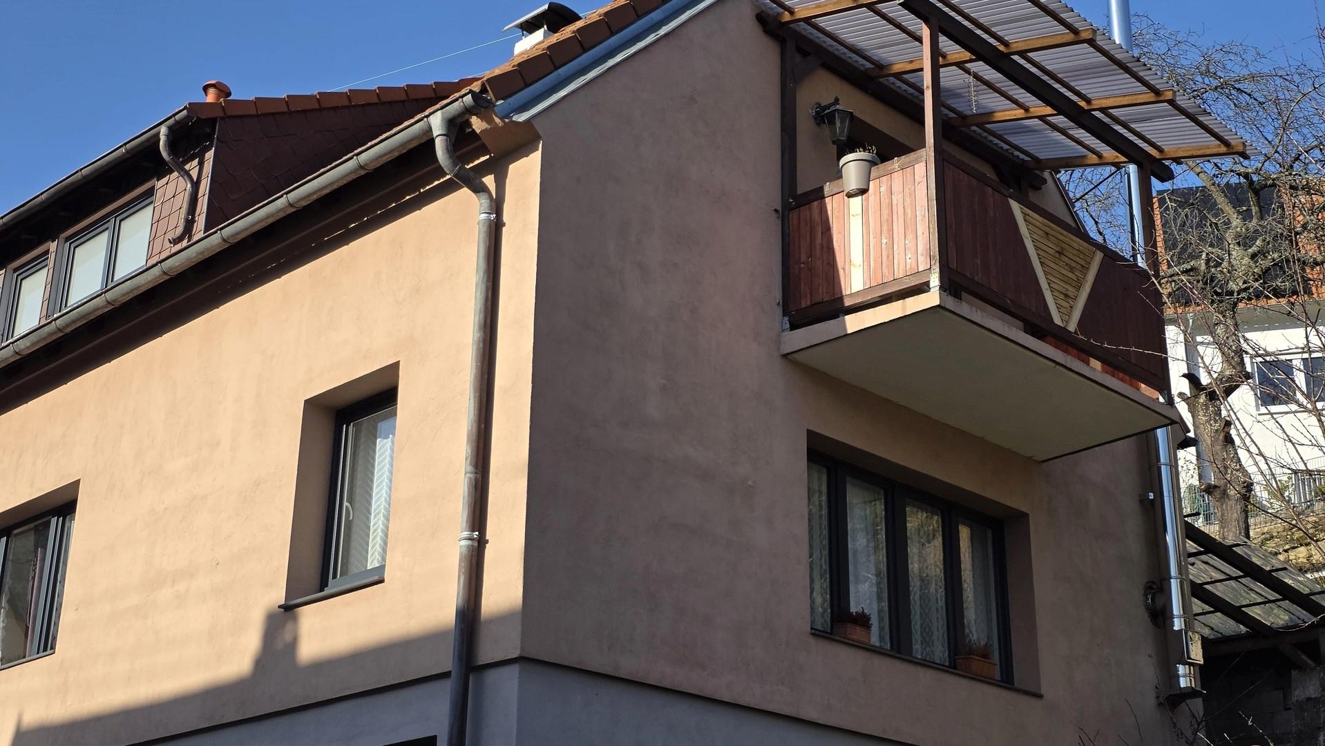 Seitliches Bild des Hauses