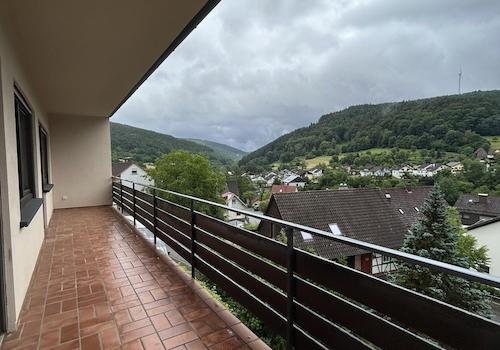 Balkon Wohnzimmer und Küche 
