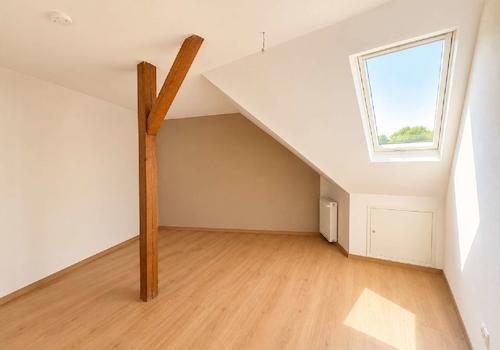 Schlafzimmer (Referenz mit Boden)
