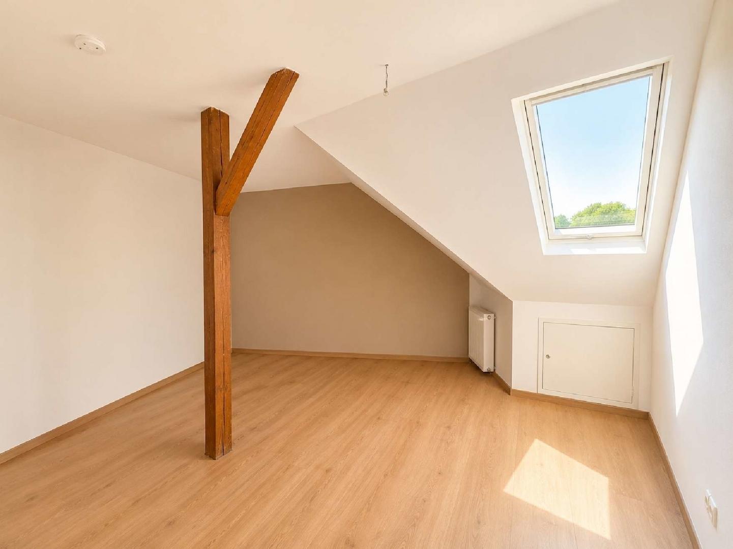 Schlafzimmer (Referenz mit Boden)