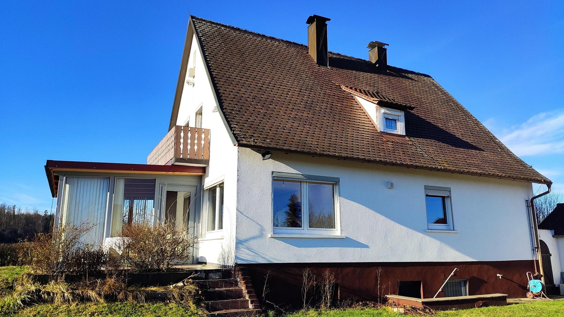 Blick auf Terasse und Balkon