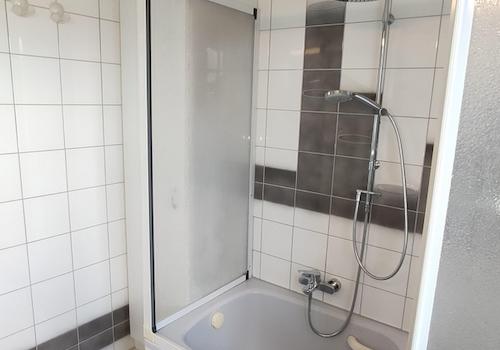Duschbadewanne im EG
