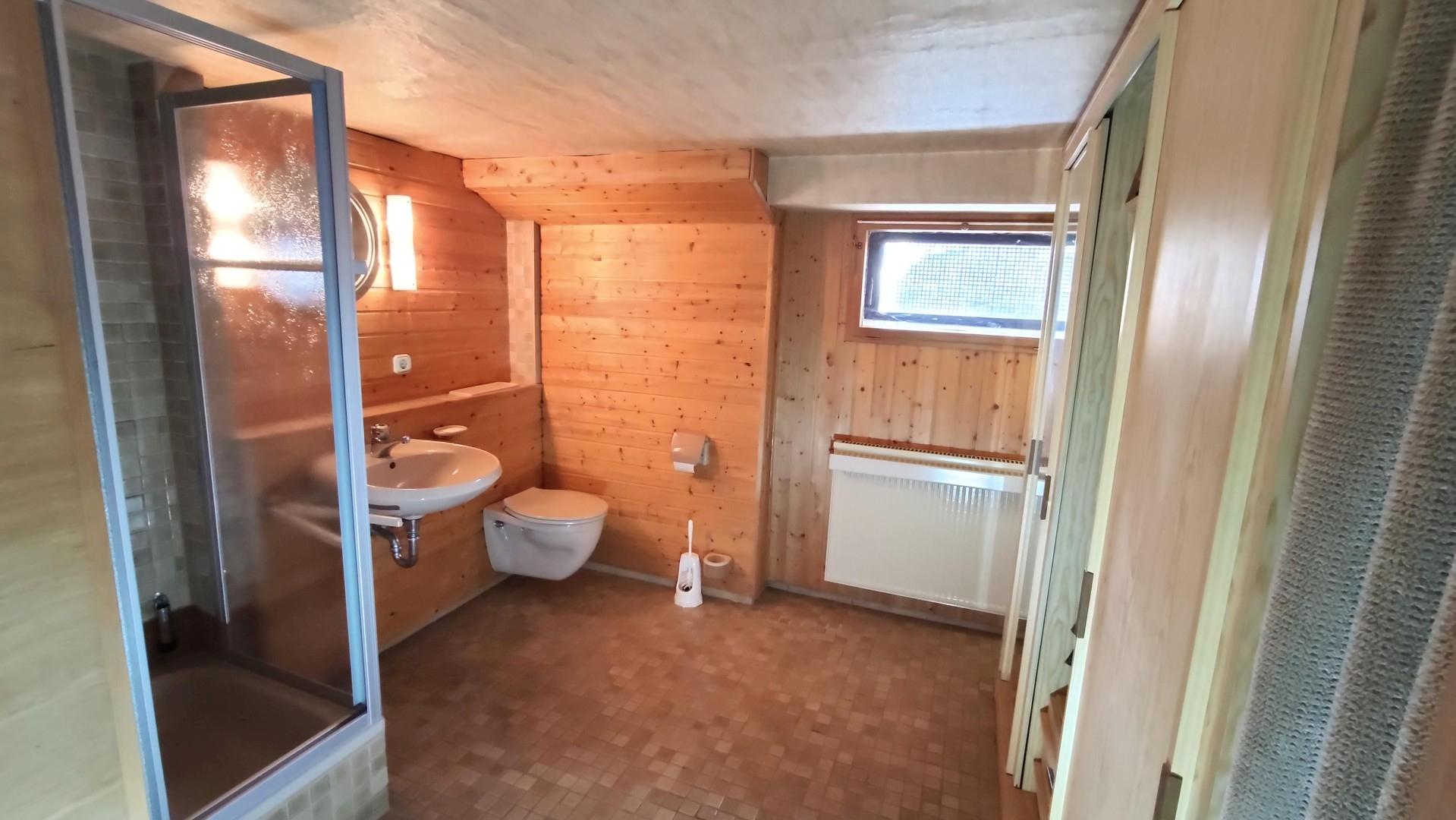 Badezimmer im Keller