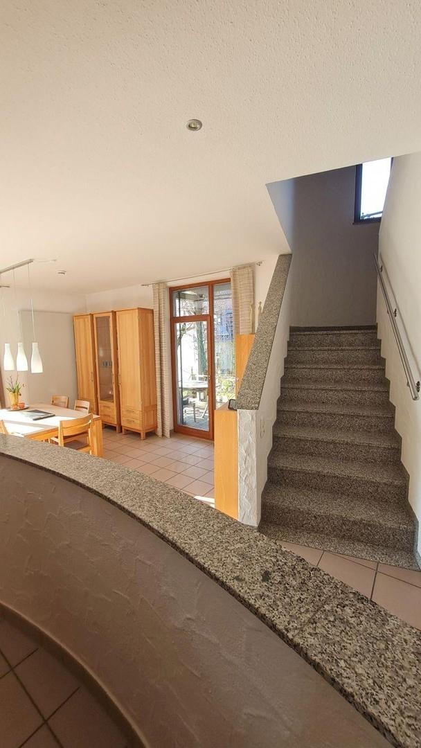 Wohnzimmer, Treppe zum OG