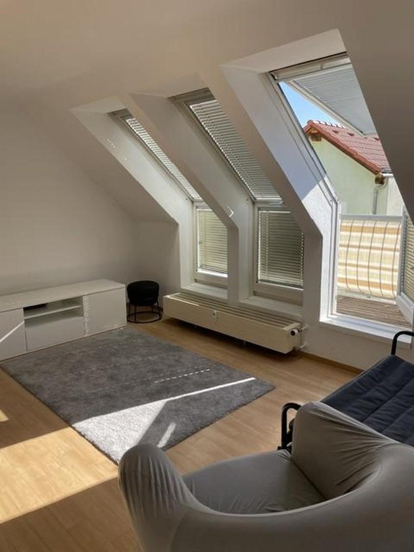 Teilmöbliert mit Balkon 