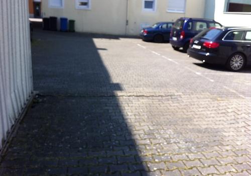 Stellplatz im geschützen Hof