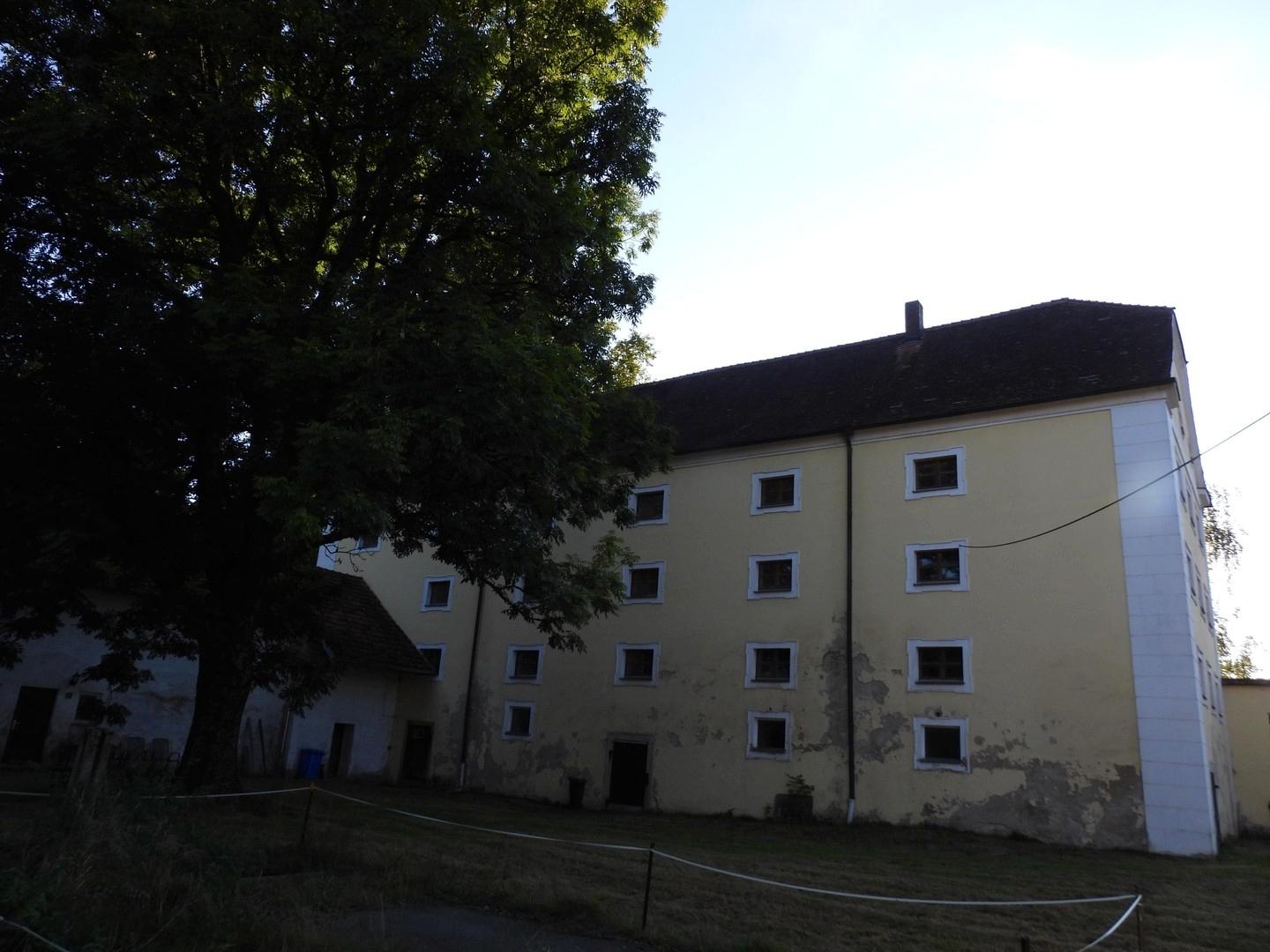 Verbindungsbau - Zehentstadel