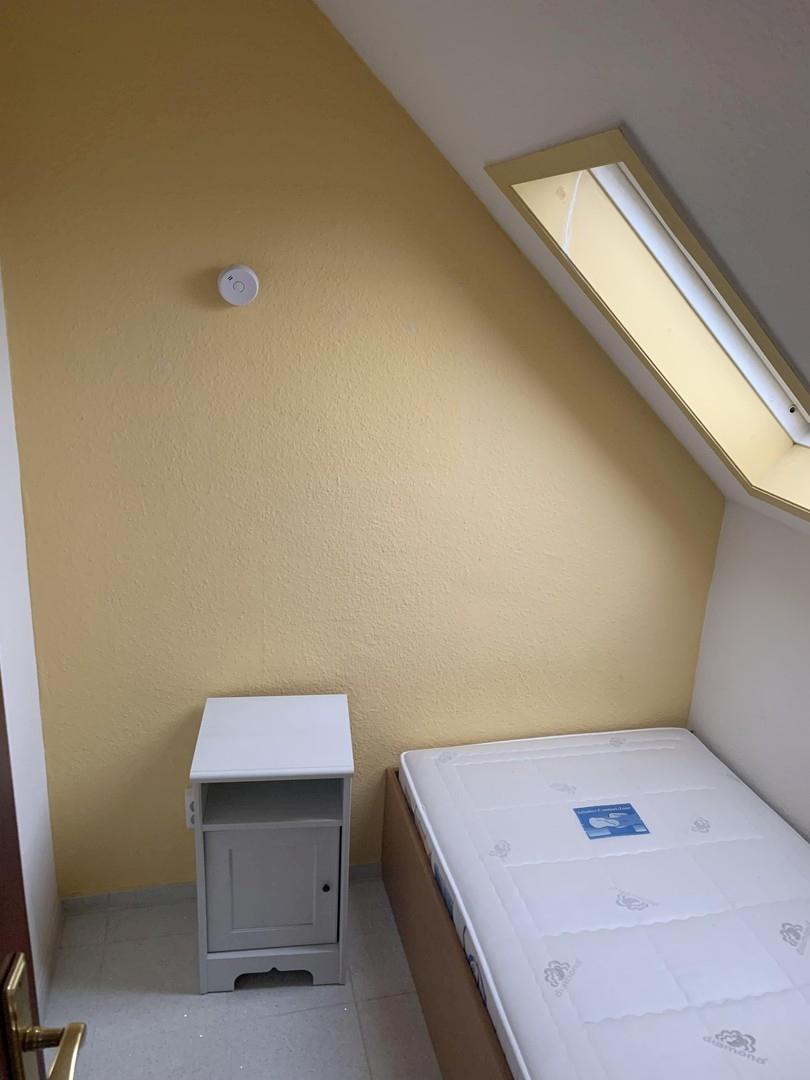 Schlafkammer mit Einzelbett