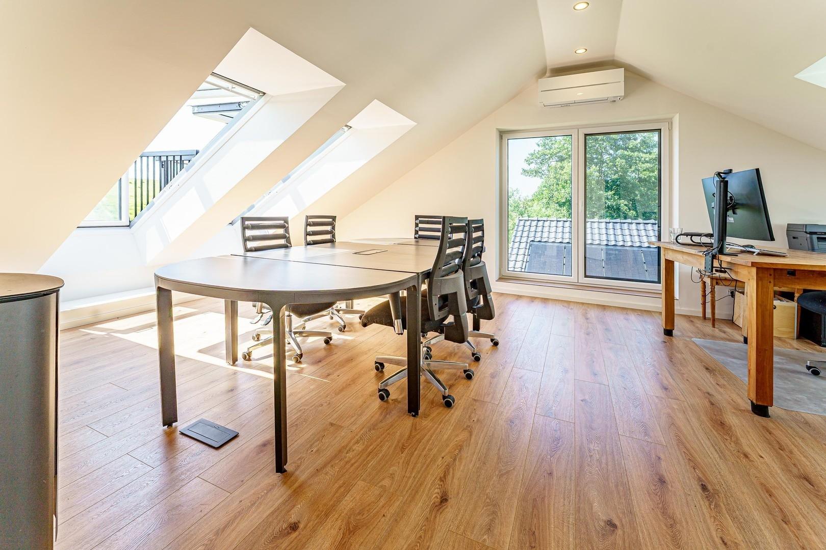 Büro, Dachgeschoss