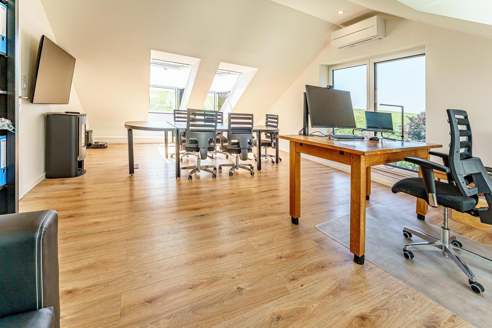 Büro, Dachgeschoss