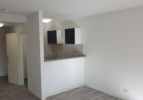 Blick vom Wohnzimmer zur Küche