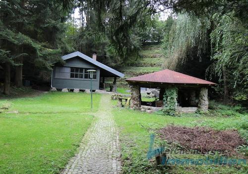 Hütte und Pavillon.jpg