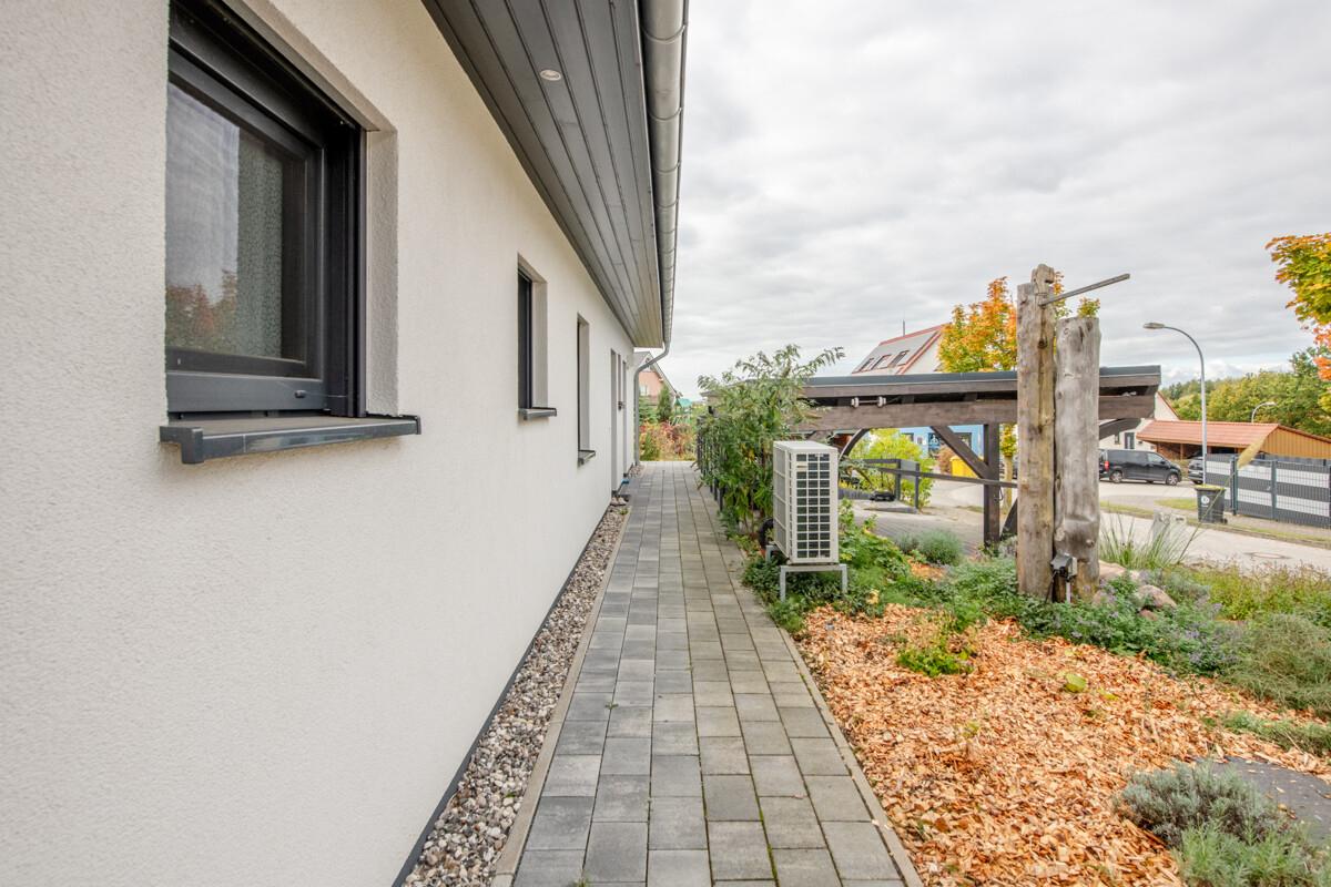 Haupthaus -->
