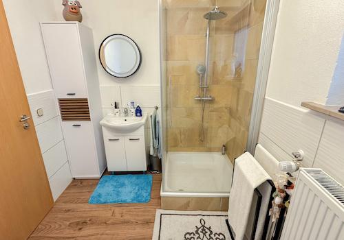 Tageslichtbad Wanne und Dusche