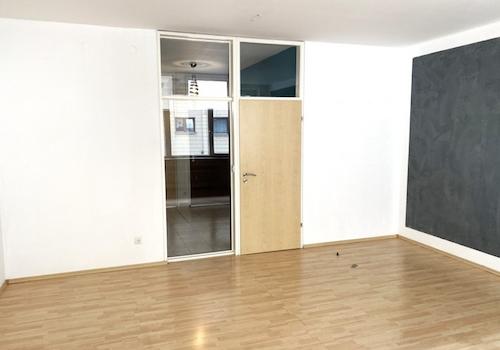 Blick vom Wohnzimmer zur Diele