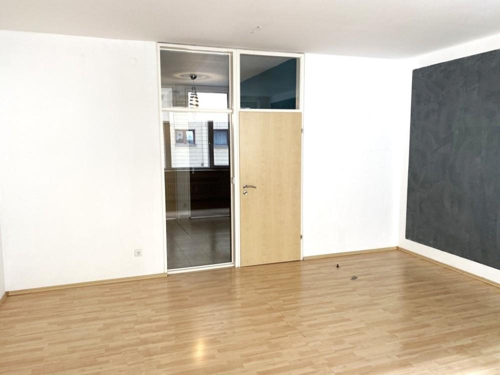 Blick vom Wohnzimmer zur Diele