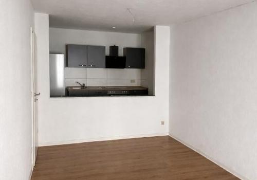 Blick Wohnzimmer zur Küche