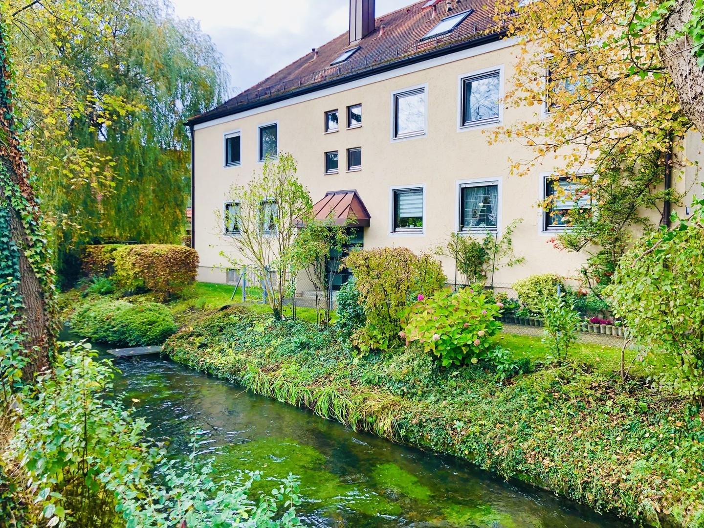 Blick auf Eingang & Pollnbach