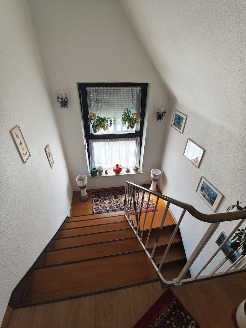 Treppenhaus zum 1.OG