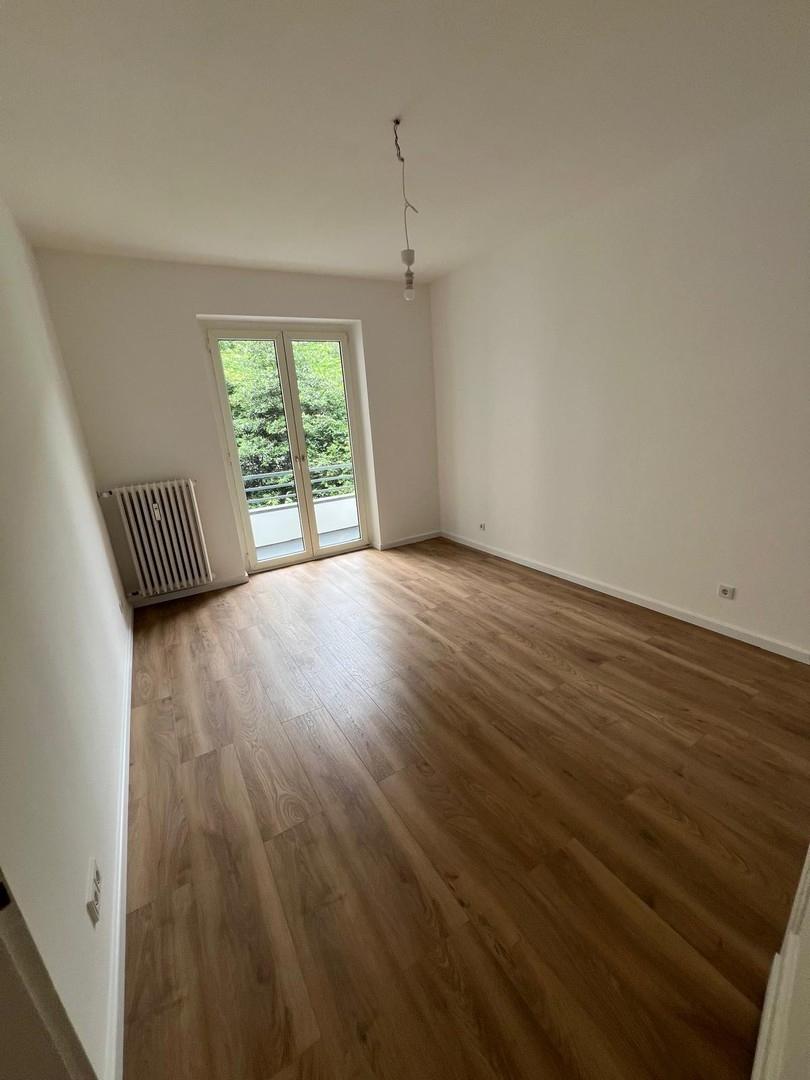 Wohnraum Rückseite mit Balkon