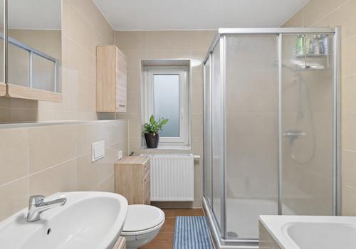 Badezimmer EG