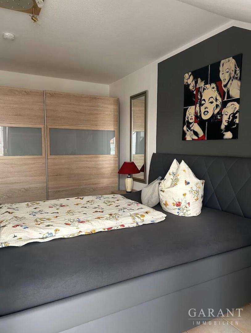 Schlafzimmer 1