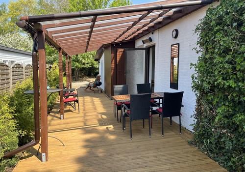 überdachte Terrasse