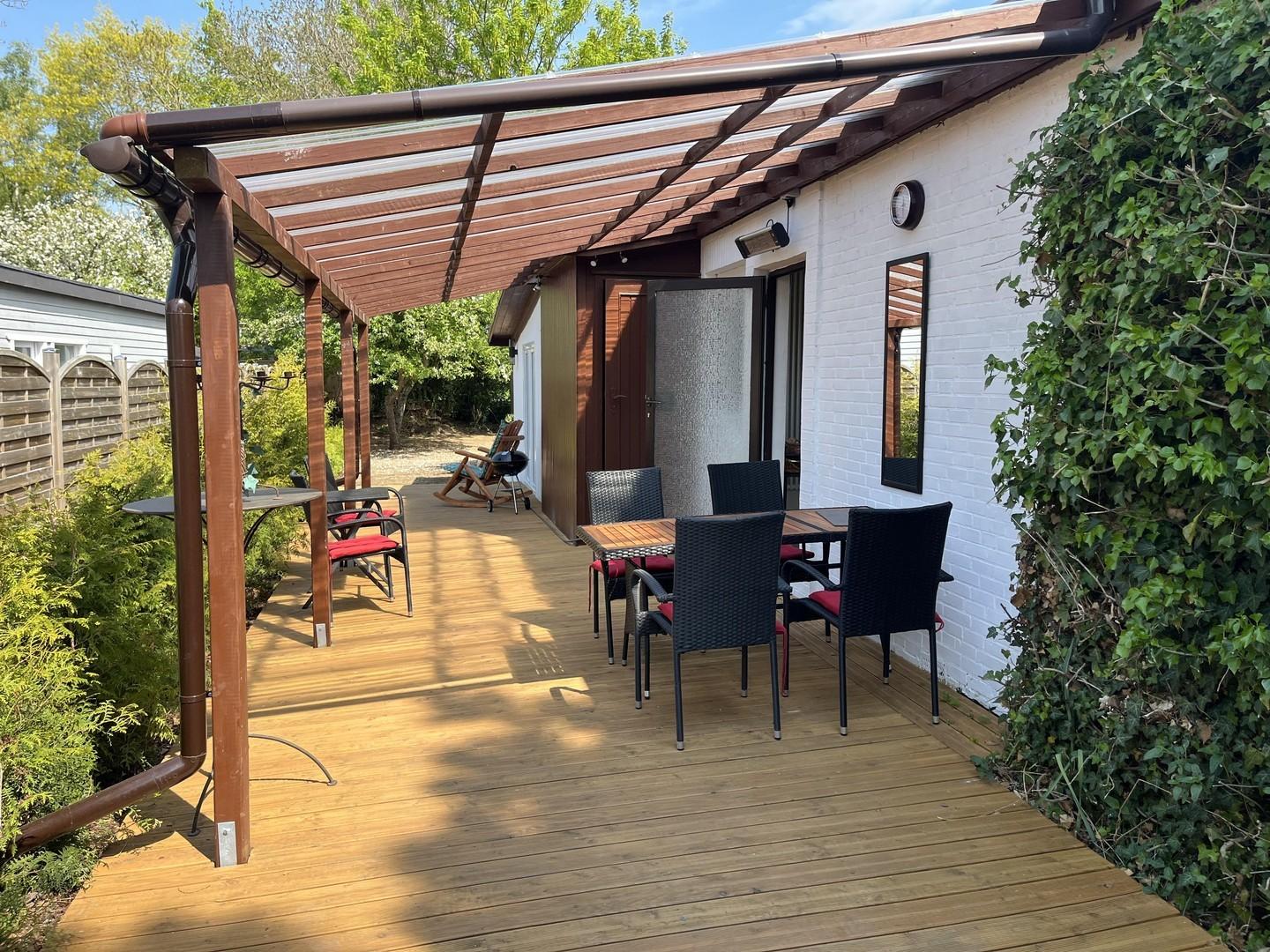 überdachte Terrasse