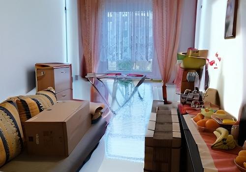 Zimmerneueinrichtung mit KI *Zimmer links