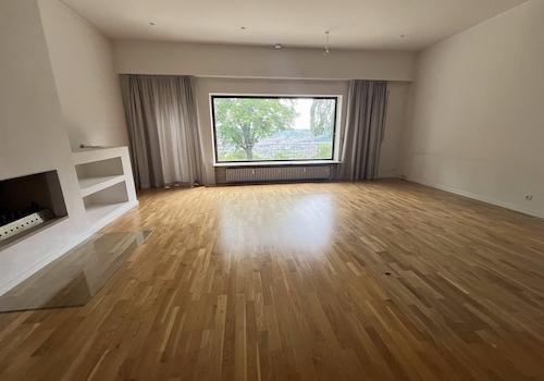 Wohnzimmer mit Stadtblick OG