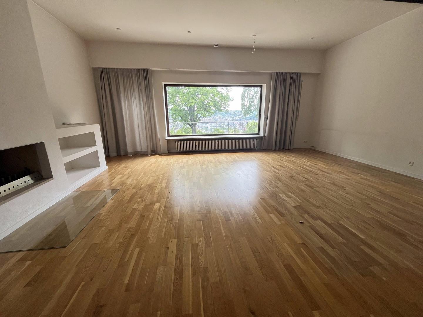 Wohnzimmer mit Stadtblick OG